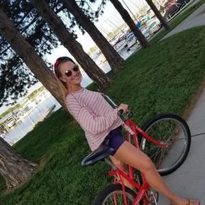 Meet your Posher, Holly